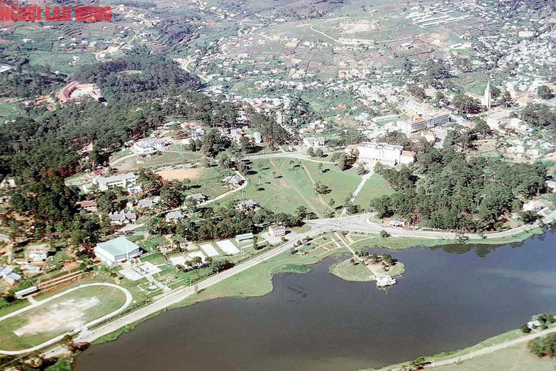 Ảnh độc đ&aacute;o Đ&agrave; Lạt hơn nửa thế kỷ trước v&agrave; đầu năm B&iacute;nh Ngọ 2026 - Ảnh 4.