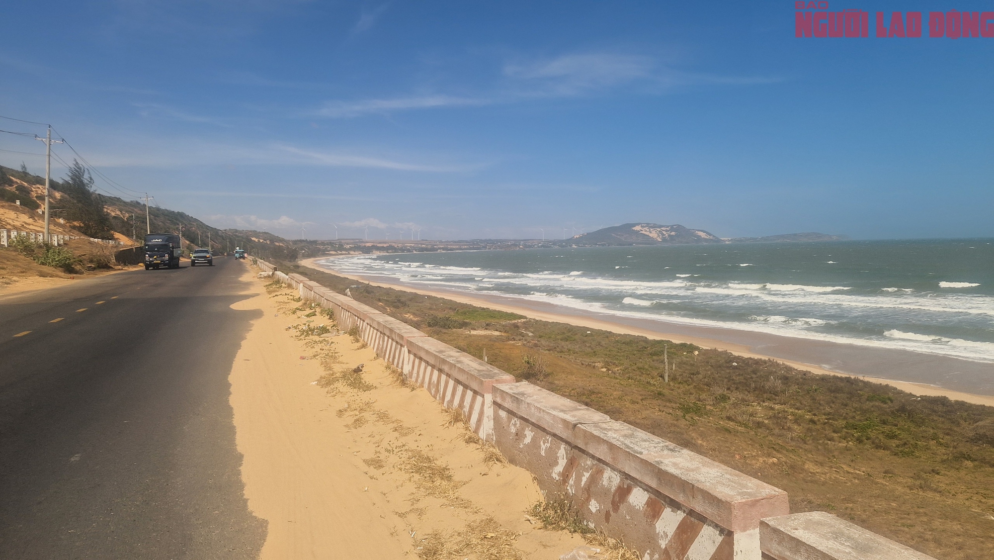 &Ocirc;ng T&acirc;y đạp xe xuy&ecirc;n Việt đ&oacute;n Tết Nguy&ecirc;n đ&aacute;n 2026 thật đặc biệt - Ảnh 2.