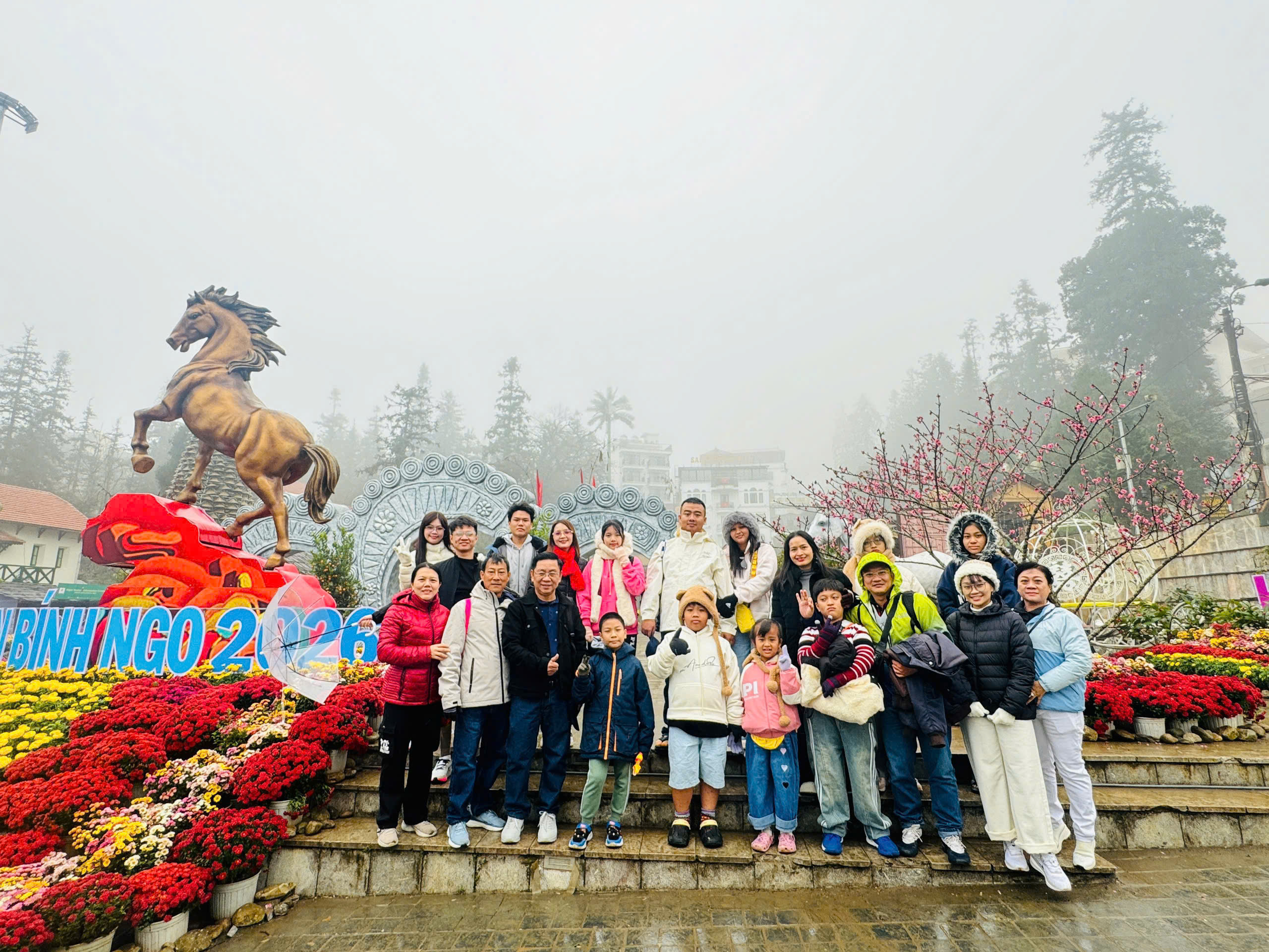 Kh&aacute;ch du Xu&acirc;n nườm nượp kỳ nghỉ Tết d&agrave;i 2026 , thị trường du lịch b&ugrave;ng nổ - Ảnh 9.