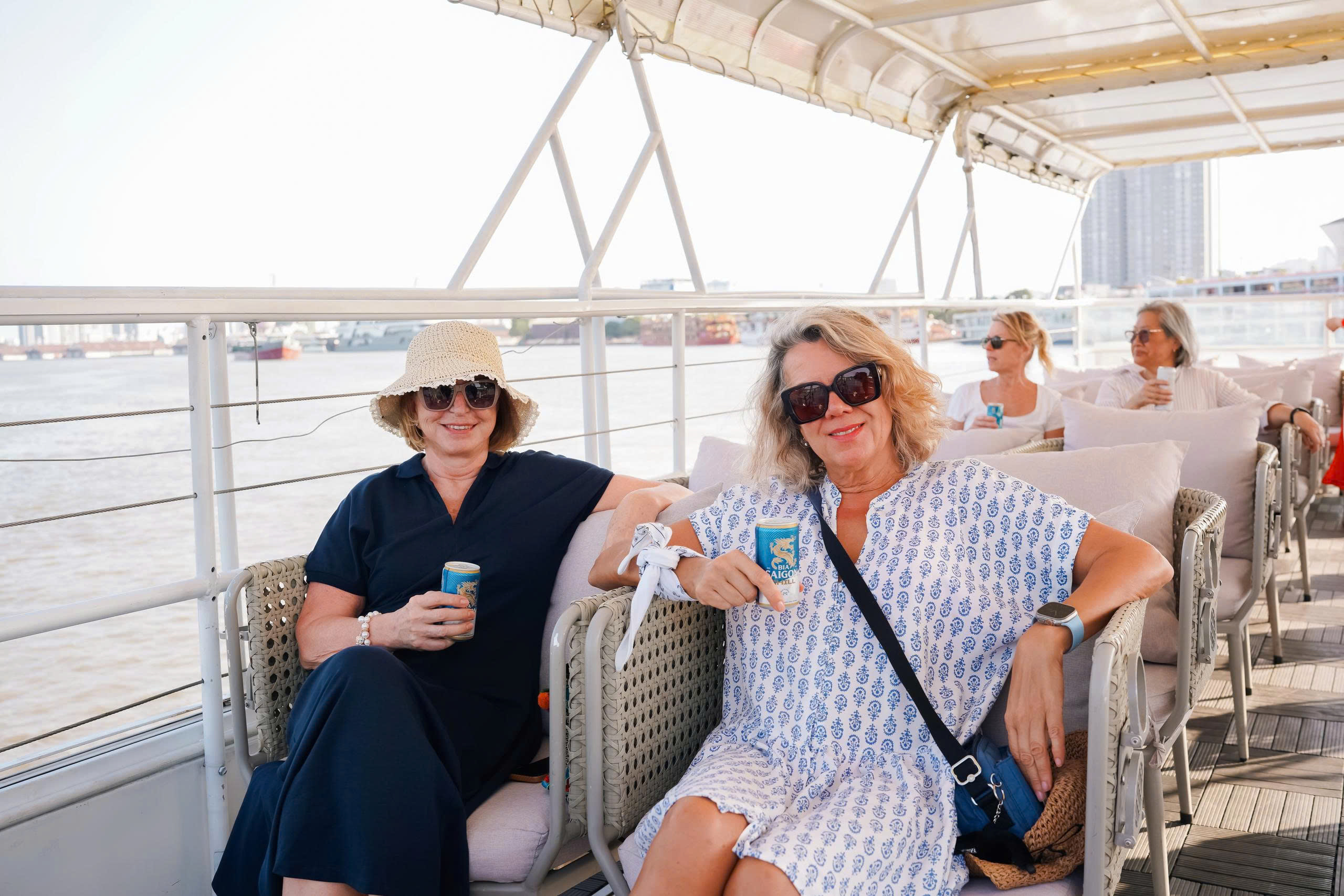 Doanh thu du lịch TPHCM 2026 tăng vọt trong dịp Tết Nguyên đán - Ảnh 2. Doanh thu du lịch TPHCM 2026 tăng vọt trong dịp Tết Nguyên đán - Ảnh 2.