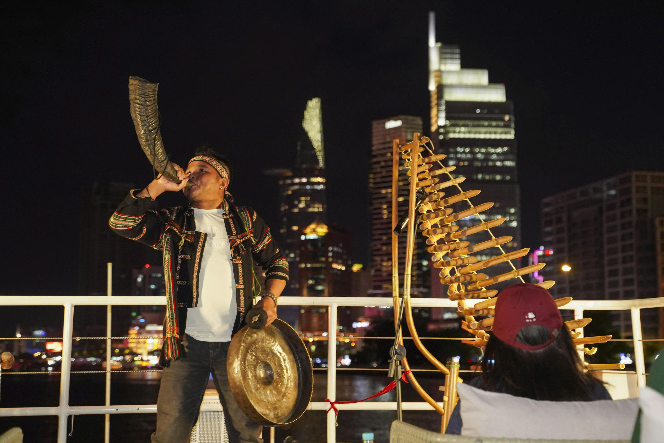 Kh&aacute;ch du Xu&acirc;n nườm nượp kỳ nghỉ Tết d&agrave;i 2026 , thị trường du lịch b&ugrave;ng nổ - Ảnh 8.