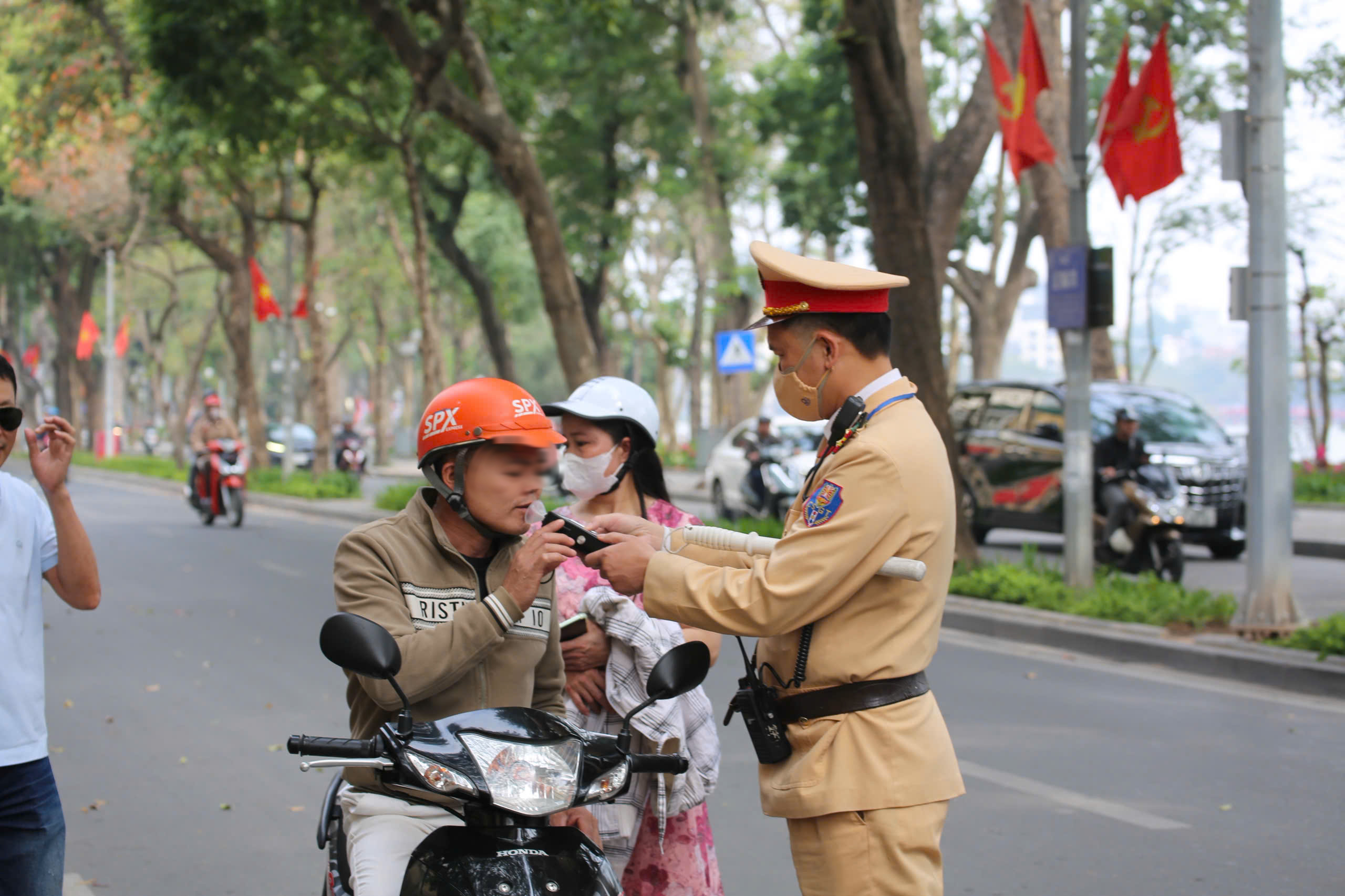 - Ảnh 1. - Ảnh 1.