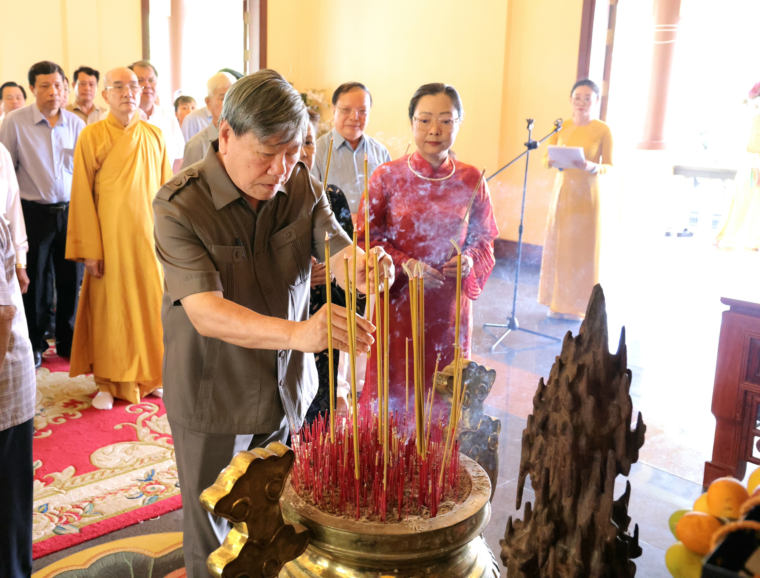 CLIP: Người dân Vĩnh Long vui xuân tại vườn Bác Sáu Dân - Ảnh 2.