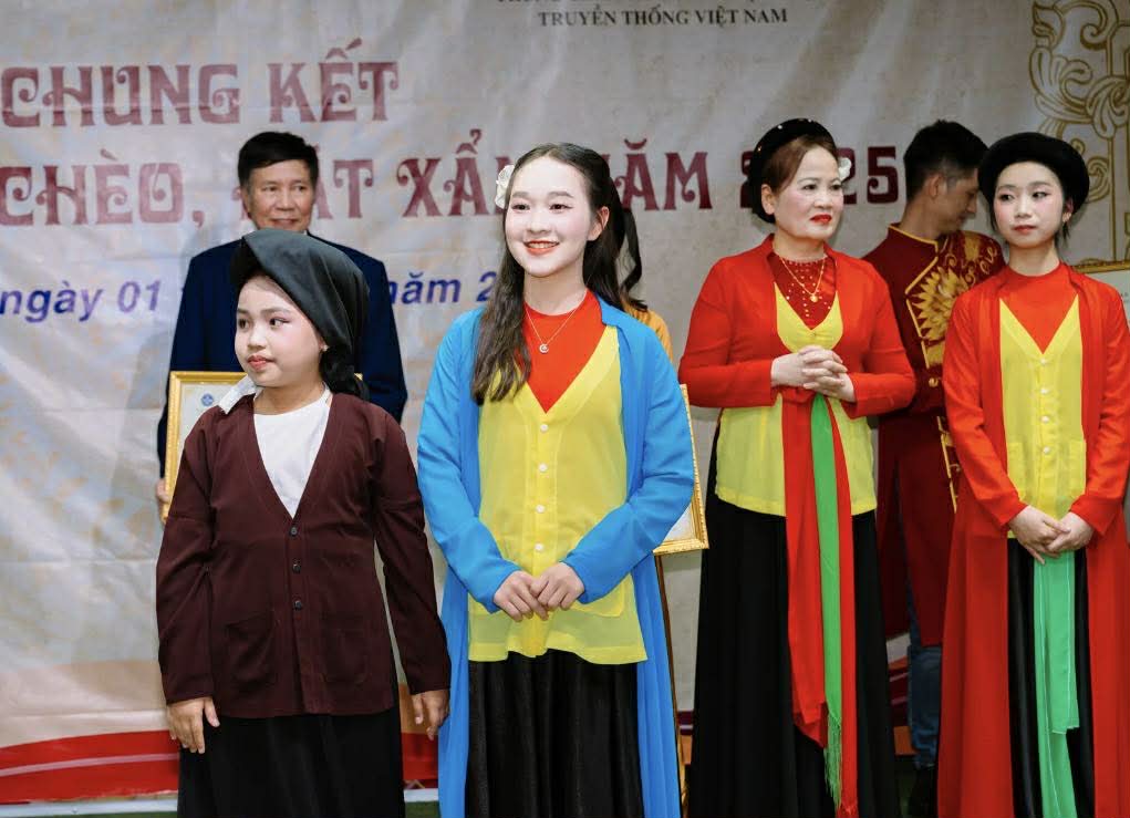 NSND Thanh Ngoan xúc động trao giải cho hậu bối của Nghệ nhân Nhân dân Hà Thị Cầu - Ảnh 4.