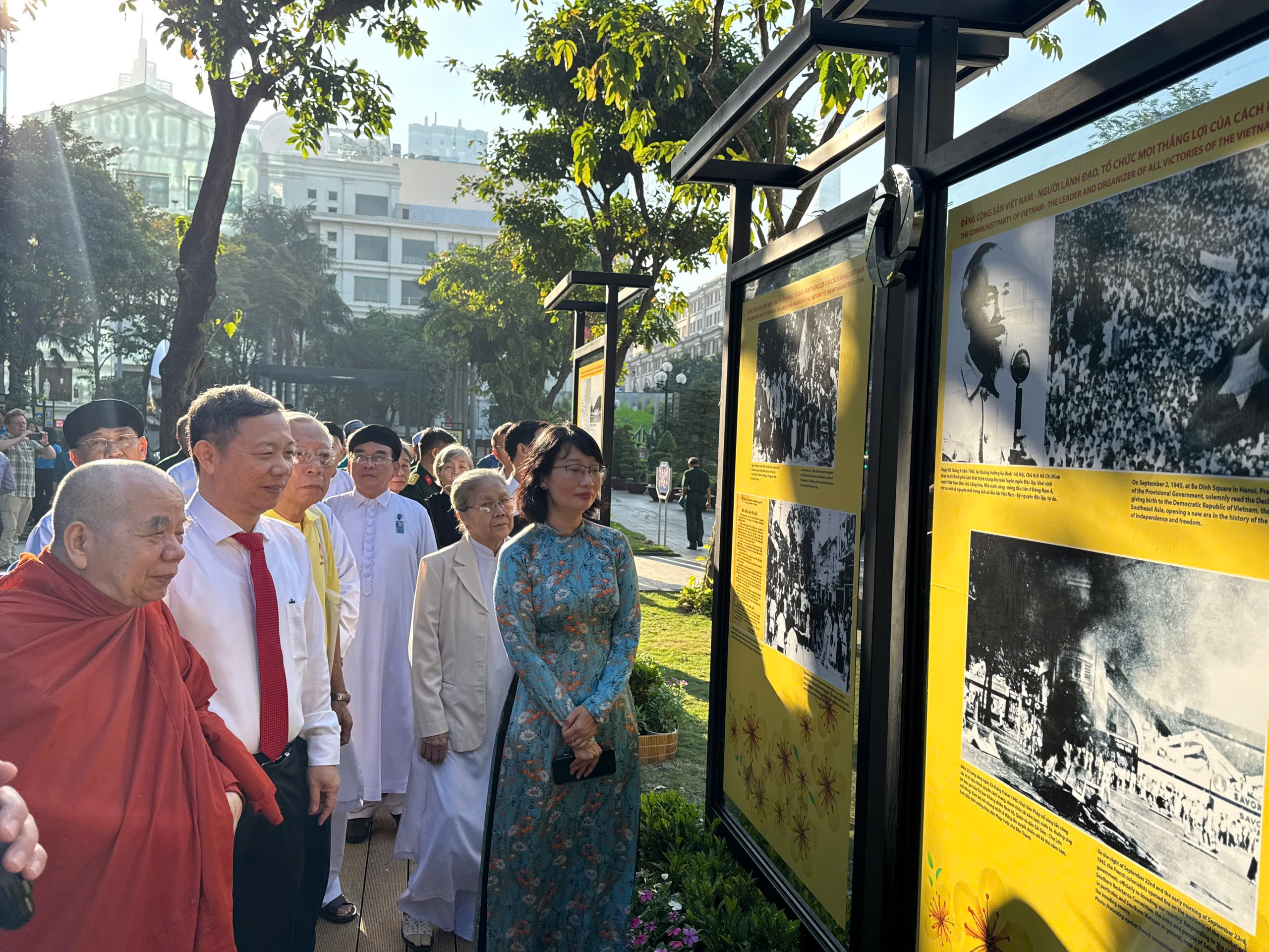 Triển lãm ảnh đặc biệt mừng Đảng, mừng Xuân mới - Ảnh 2.