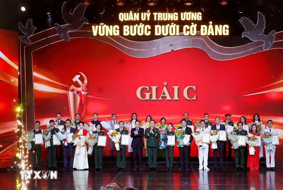 Tổng B&iacute; thư T&ocirc; L&acirc;m trao giải cuộc thi Vững bước dưới cờ Đảng năm 2026 - Ảnh 4.
