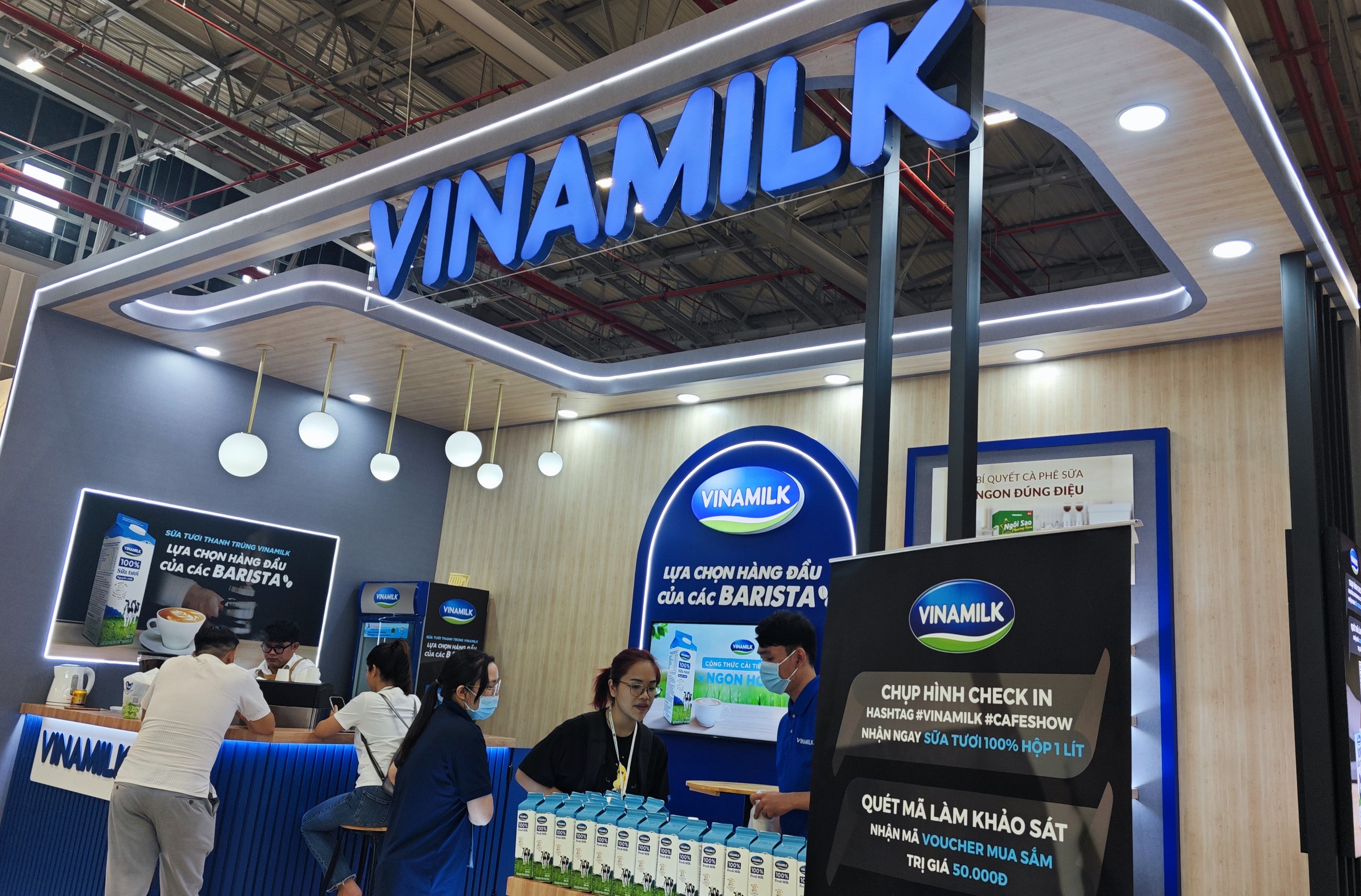 Doanh thu Vinamilk đạt kỷ lục trong năm 2026 với những bước đi chiến lược mạnh mẽ - Ảnh 2. Doanh thu Vinamilk đạt kỷ lục trong năm 2026 với những bước đi chiến lược mạnh mẽ - Ảnh 2.