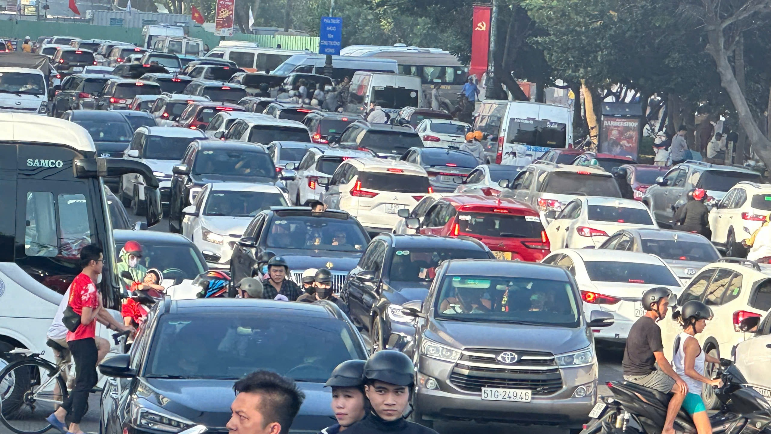 Mùng 4 Tết, Vũng Tàu ghi nhận lượt khách kỳ lục từ đầu kỳ nghỉ - Ảnh 1.