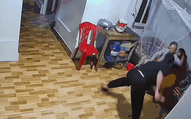 Thông tin mới vụ con trai đánh mẹ già gãy tay trong ngày mùng 3 Tết - Ảnh 2.