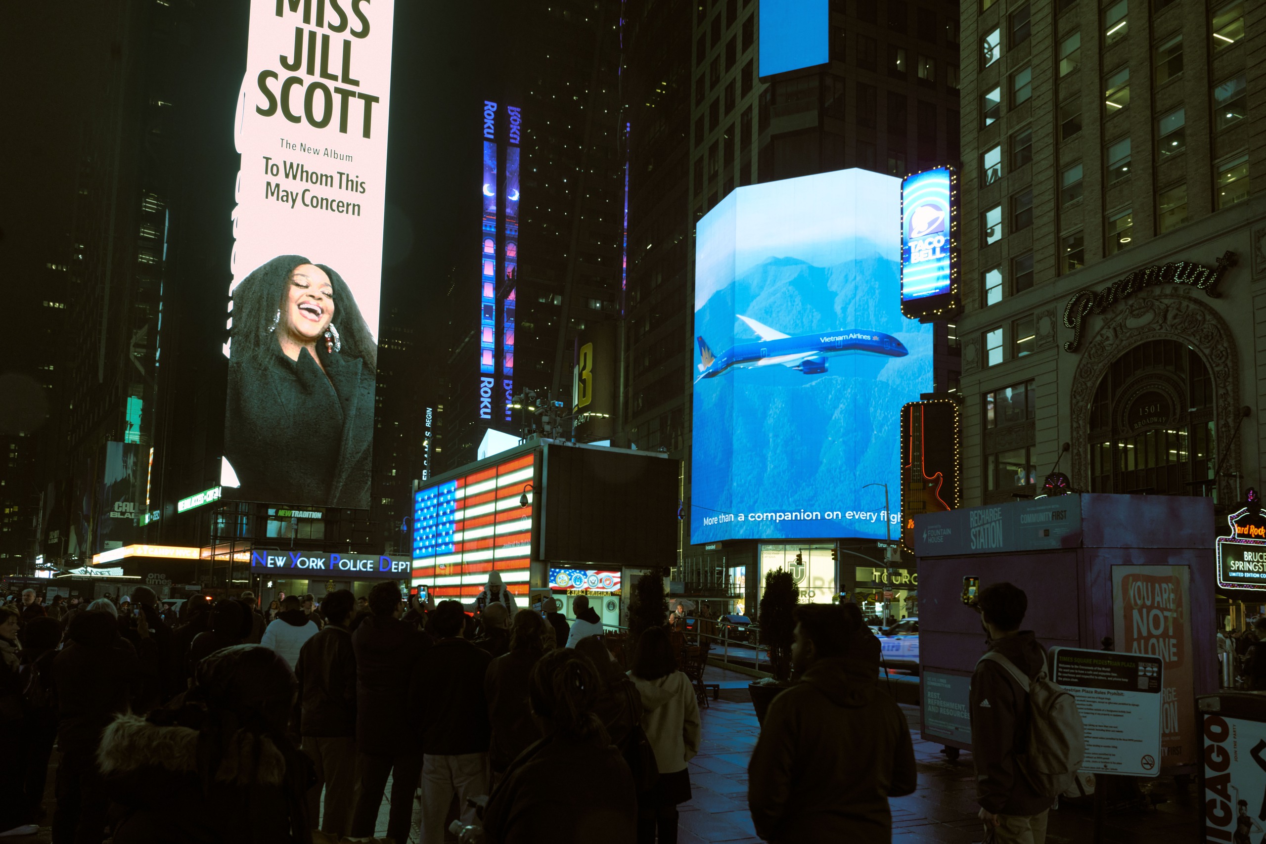 H&igrave;nh ảnh Việt Nam tỏa s&aacute;ng tại Quảng trường Thời đại, New York - Ảnh 11.