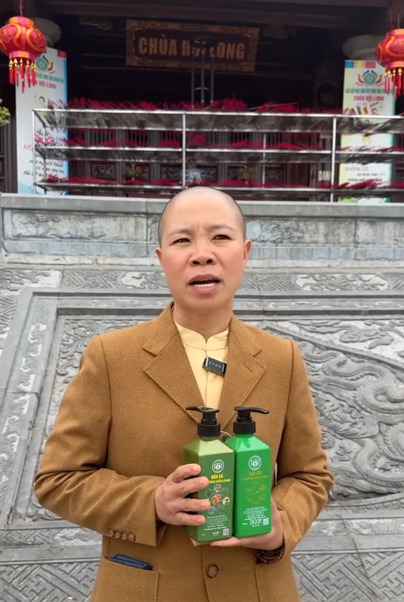 "Người mẹ" của h&agrave;ng chục đứa trẻ mồ c&ocirc;i ở ng&ocirc;i ch&ugrave;a nơi cửa biển - Ảnh 6.