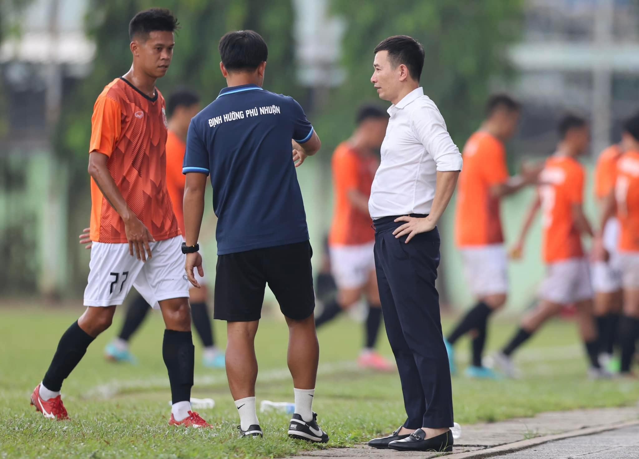 Doanh nhân khao khát vực dậy bóng đá TP HCM - Ảnh 8.