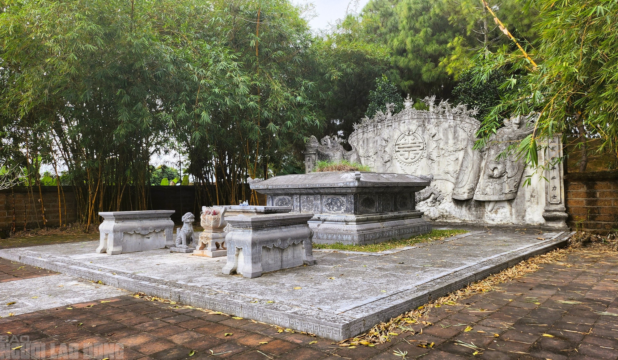 Nơi an nghỉ của vị vua "hồi hương" sau 46 năm ở Thanh H&oacute;a - Ảnh 1.