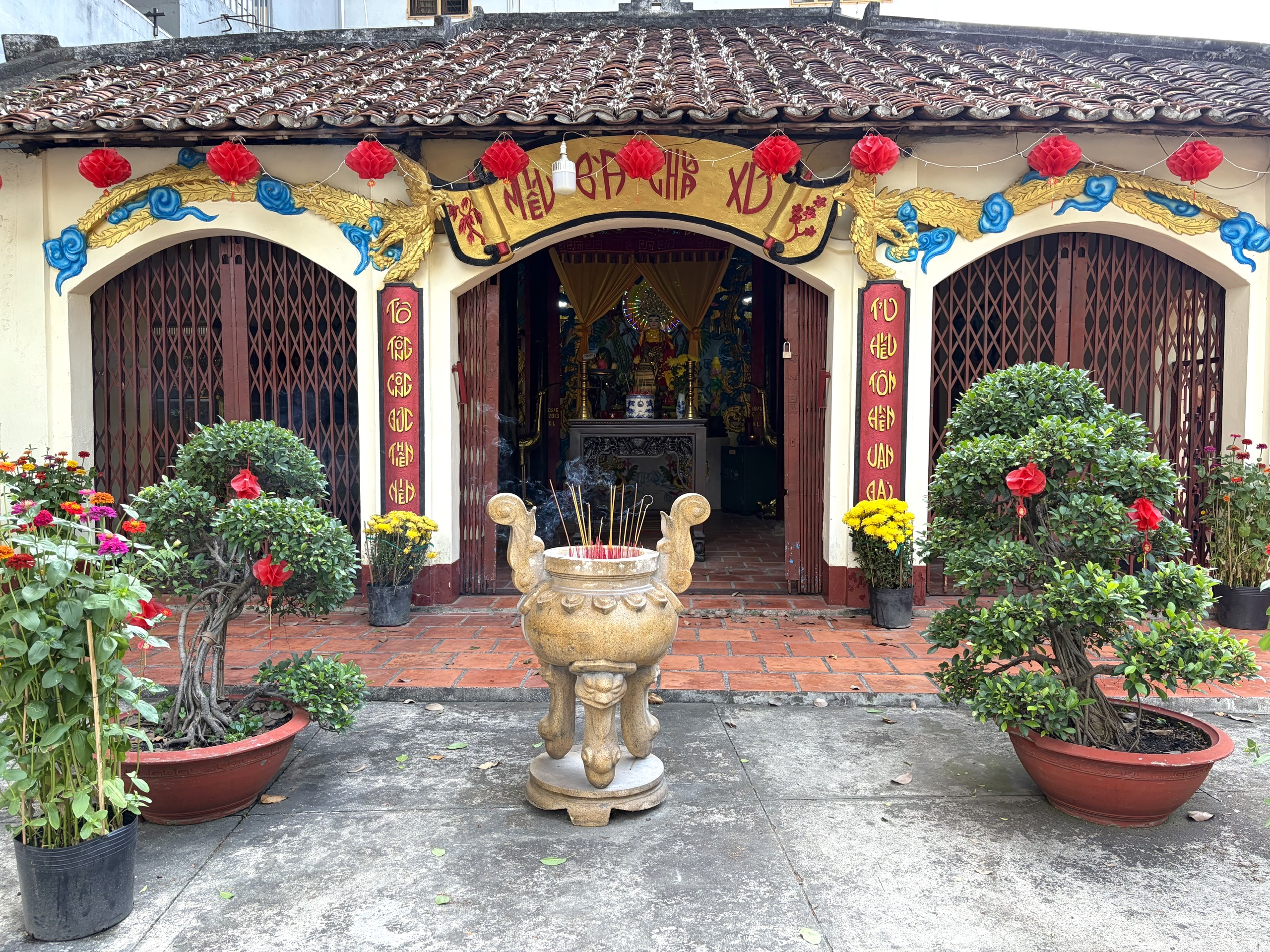 Kh&aacute;m ph&aacute; đ&igrave;nh Th&ocirc;ng T&acirc;y Hội hơn 300 năm tuổi - Ảnh 17.