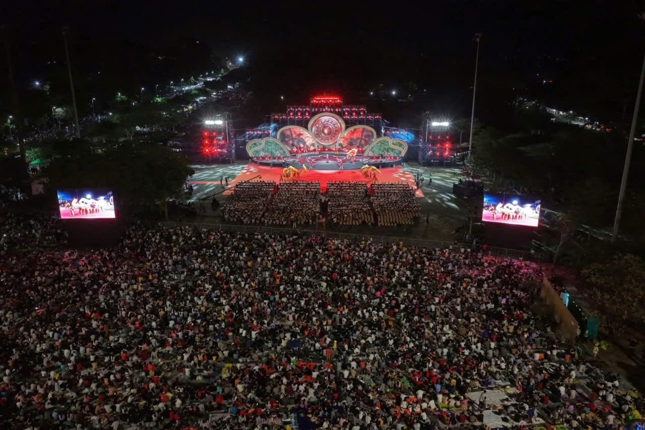 300 . 000 Người tham gia Hội Xuân núi Bà Đen năm 2026 tại Tây Ninh - Ảnh 7. 300 . 000 Người tham gia Hội Xuân núi Bà Đen năm 2026 tại Tây Ninh - Ảnh 7.