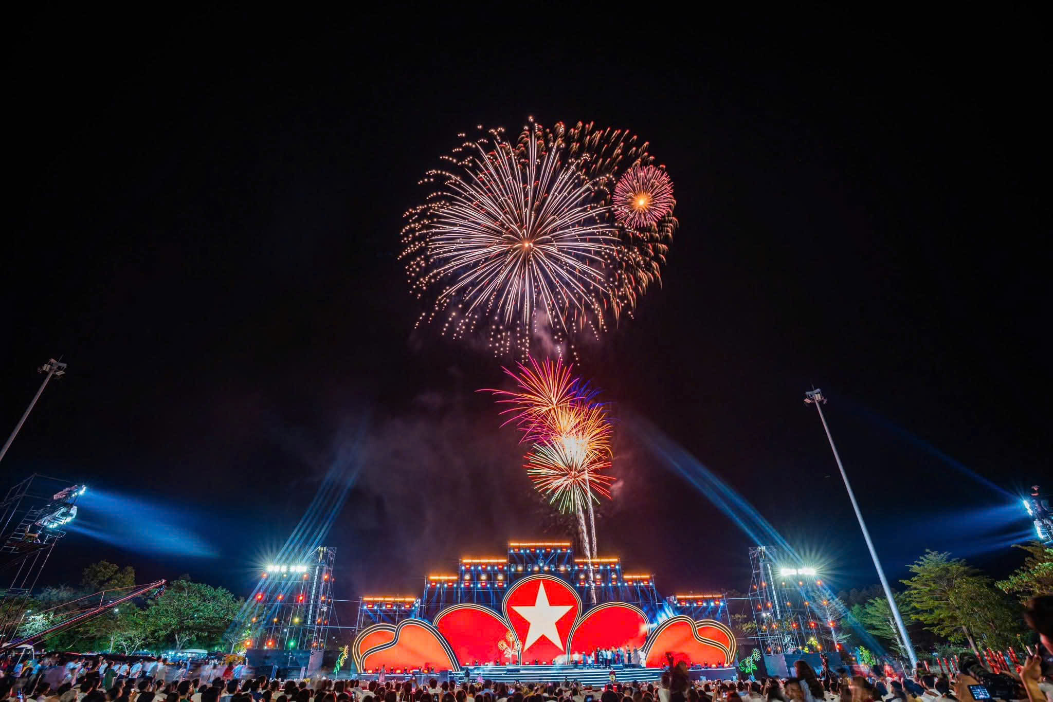 300 . 000 Người tham gia Hội Xuân núi Bà Đen năm 2026 tại Tây Ninh - Ảnh 18. 300 . 000 Người tham gia Hội Xuân núi Bà Đen năm 2026 tại Tây Ninh - Ảnh 18.