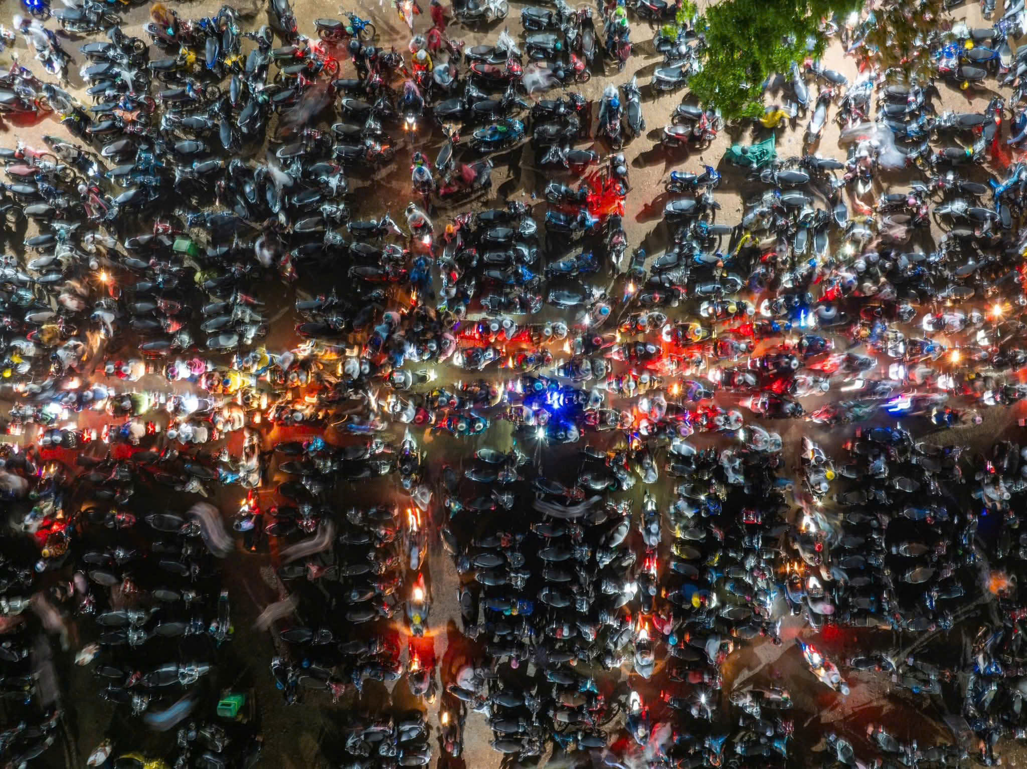 300 . 000 Người tham gia Hội Xuân núi Bà Đen năm 2026 tại Tây Ninh - Ảnh 5. 300 . 000 Người tham gia Hội Xuân núi Bà Đen năm 2026 tại Tây Ninh - Ảnh 5.