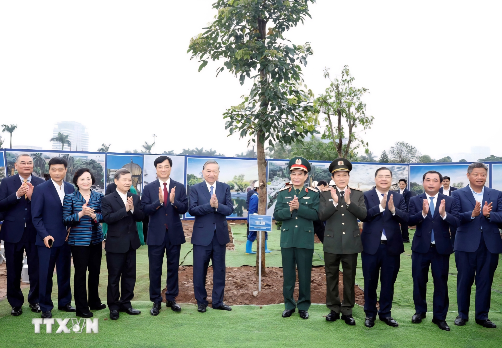 Tổng Bí thư Tô Lâm dự Lễ phát động "Tết trồng cây đời đời nhớ ơn Bác Hồ" - Ảnh 2.