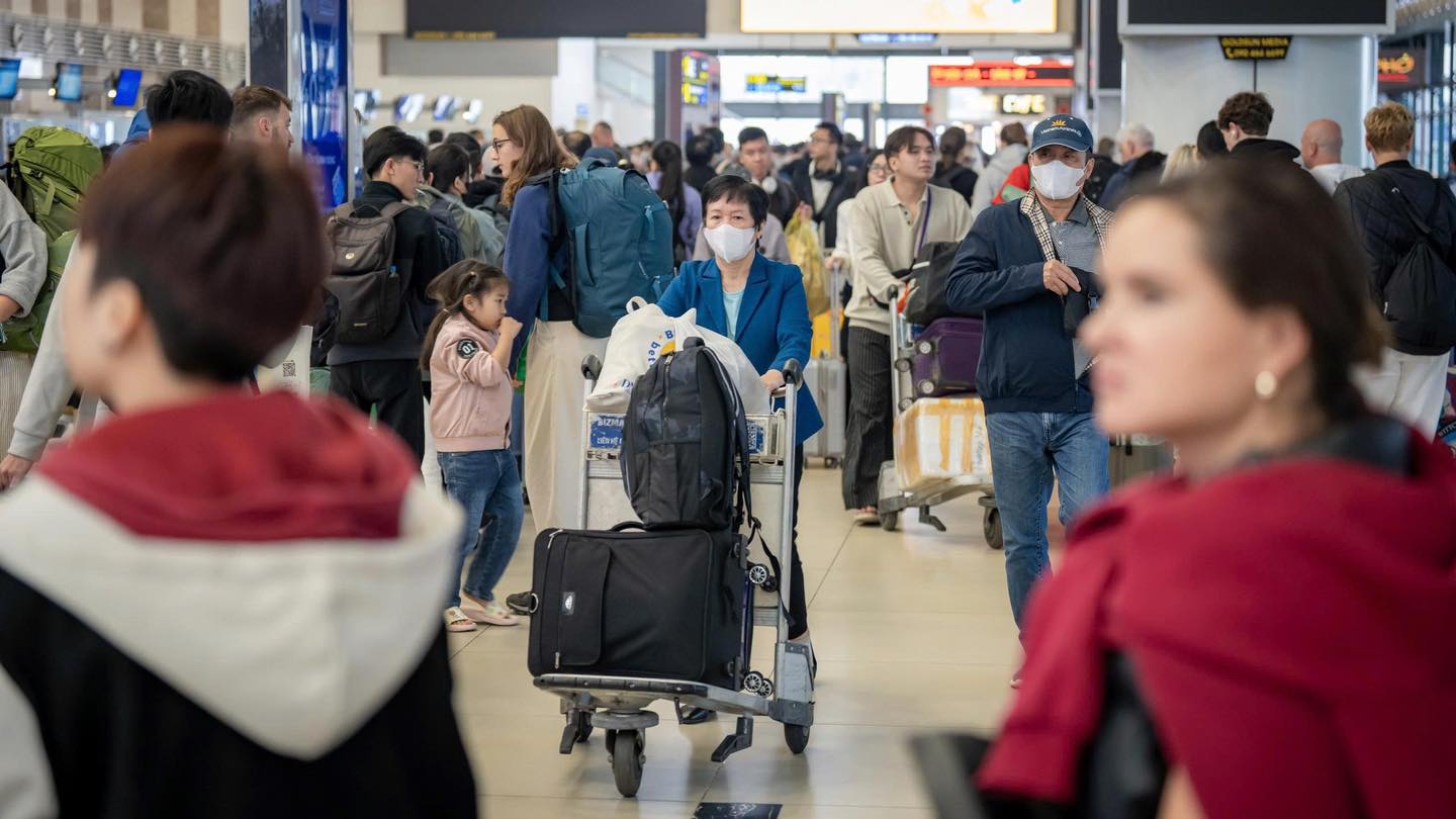 Nội Bài lập kỷ lục hơn 124.000 khách ngày cuối kỳ nghỉ Tết - Ảnh 15.