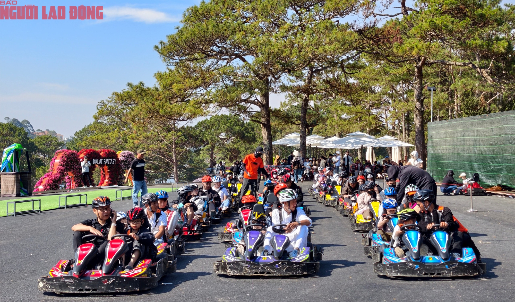 M&ugrave;ng 6 Tết, Đ&agrave; Lạt vẫn rộn r&agrave;ng kh&aacute;ch du xu&acirc;n - Ảnh 12.