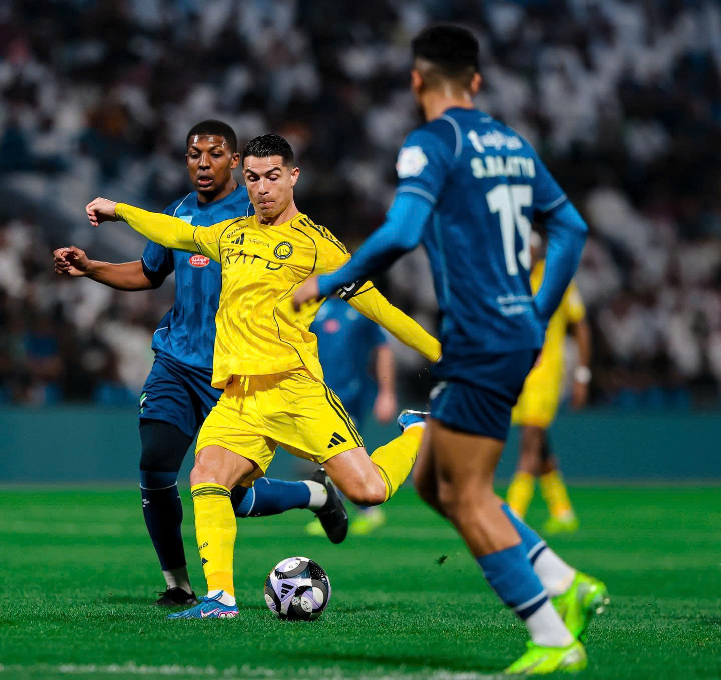 Ronaldo set a new record on the day Al-Nassr took the top spot - Photo 2.