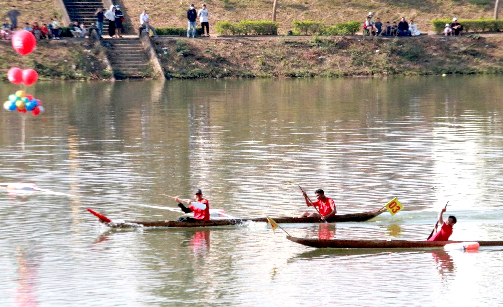 Giải đua thuyền độc mộc trên sông Đăk Bữa năm 2026: Trải nghiệm <a href=