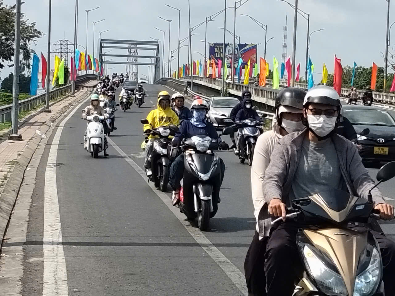 CSGT Tây Ninh và Đồng Tháp điều tiết giao thông trở lại TPHCM sau Tết 2026 - Ảnh 1. CSGT Tây Ninh và Đồng Tháp điều tiết giao thông trở lại TPHCM sau Tết 2026 - Ảnh 1.