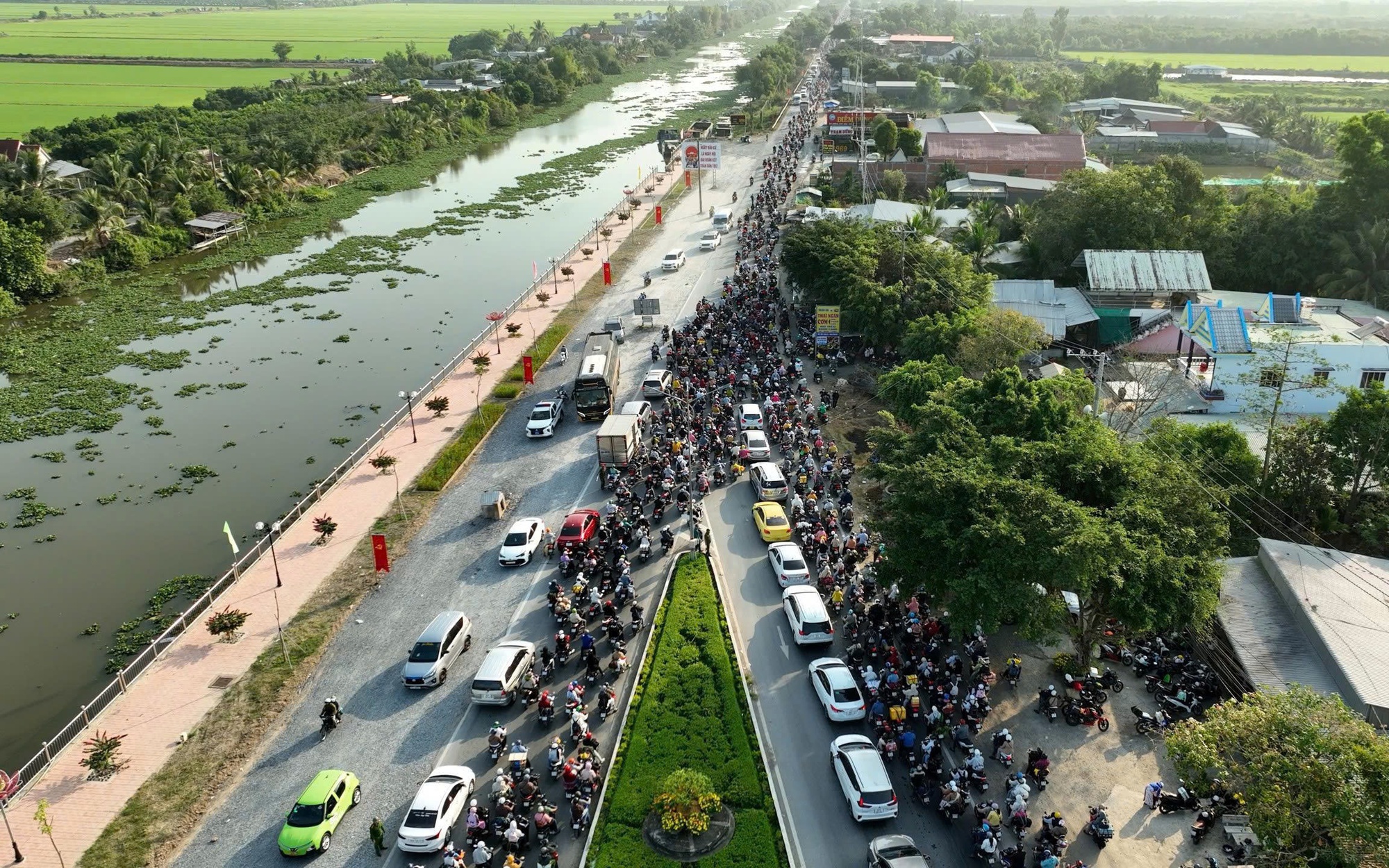 Bí thư phường Sa Đéc Nguyễn Phước Thiện được bầu làm Phó Chủ tịch UBND tỉnh Đồng Tháp - Ảnh 2.