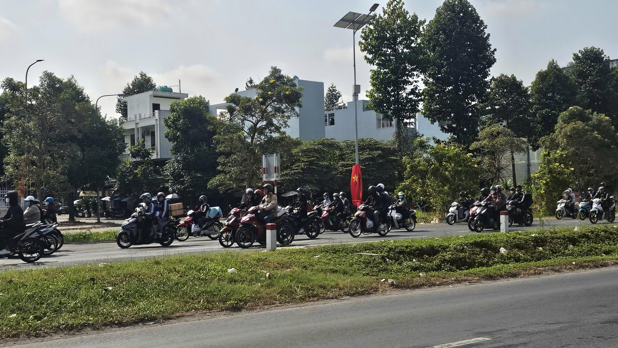 CSGT Tây Ninh và Đồng Tháp điều tiết giao thông trở lại TPHCM sau Tết 2026 - Ảnh 25. CSGT Tây Ninh và Đồng Tháp điều tiết giao thông trở lại TPHCM sau Tết 2026 - Ảnh 25.