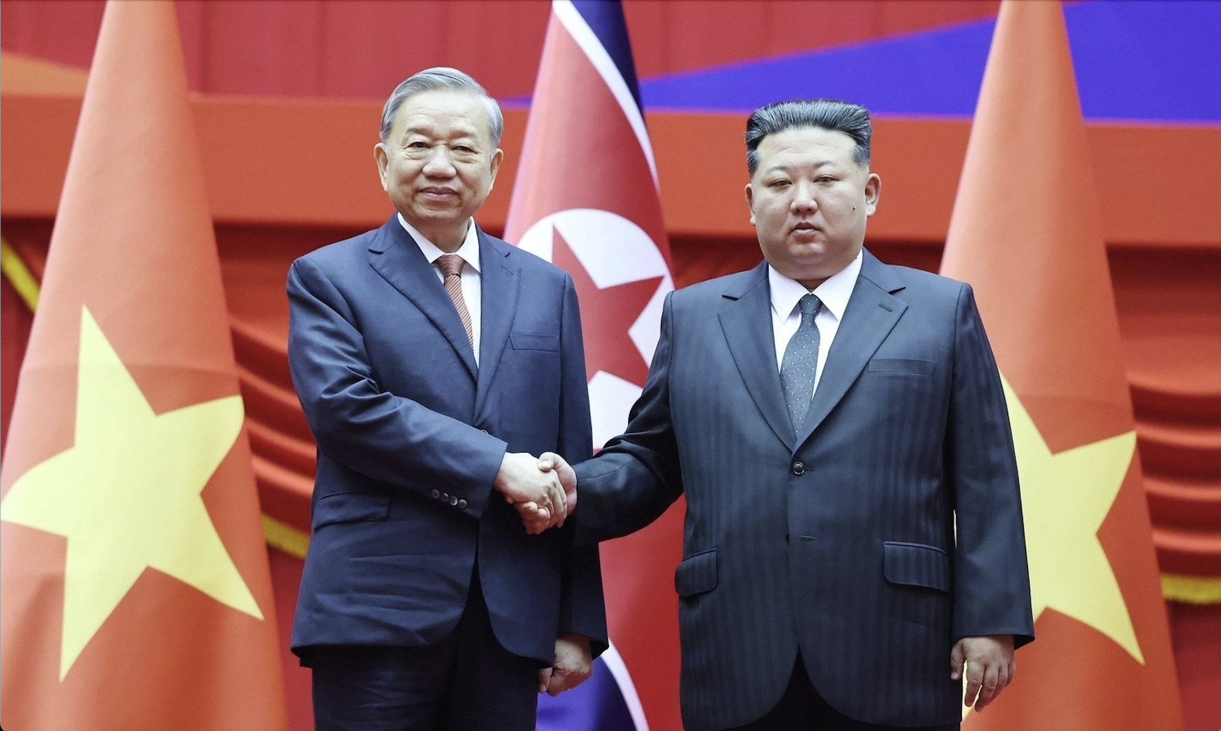 Tổng B&iacute; thư T&ocirc; L&acirc;m ch&uacute;c mừng Tổng B&iacute; thư, Chủ tịch Triều Ti&ecirc;n Kim Jong Un - Ảnh 1.