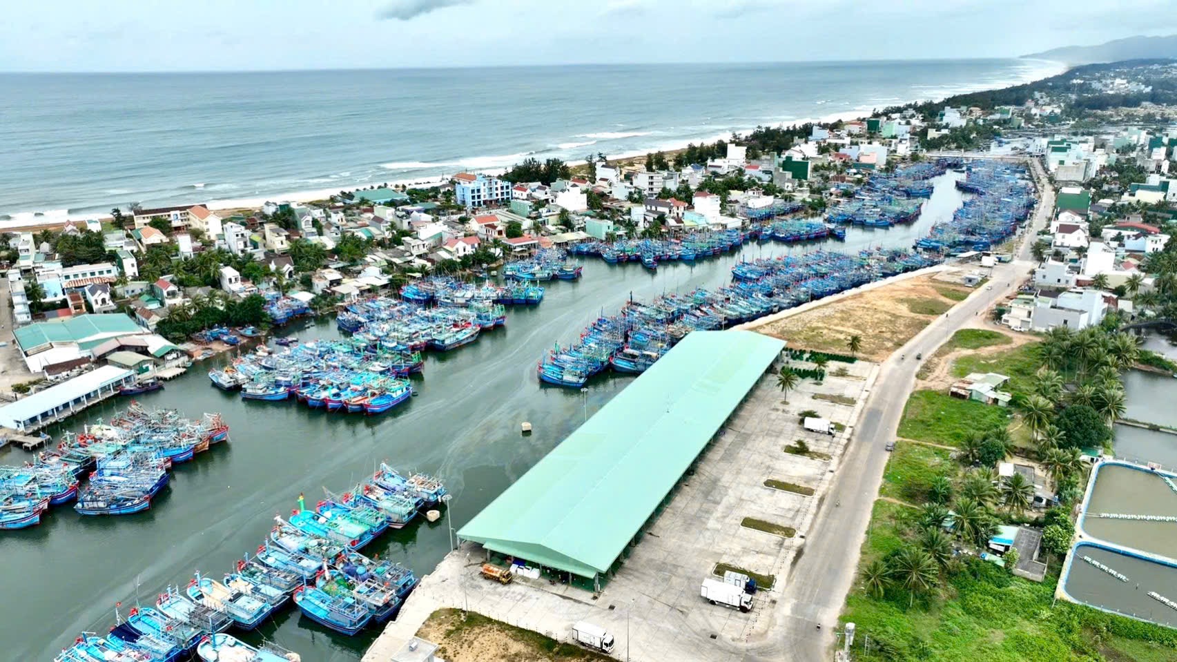 Cửa biển Tam Quan bồi lấp, Gia Lai ra lệnh nạo vét khẩn cấp - Ảnh 1. Cửa biển Tam Quan bồi lấp, Gia Lai ra lệnh nạo vét khẩn cấp - Ảnh 1.