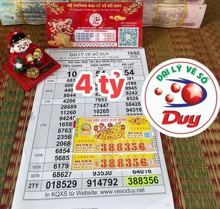 Tr&uacute;ng độc đắc xổ số miền Nam, nữ kh&aacute;ch h&agrave;ng g&acirc;y bất ngờ về c&aacute;ch đổi thưởng - Ảnh 1.