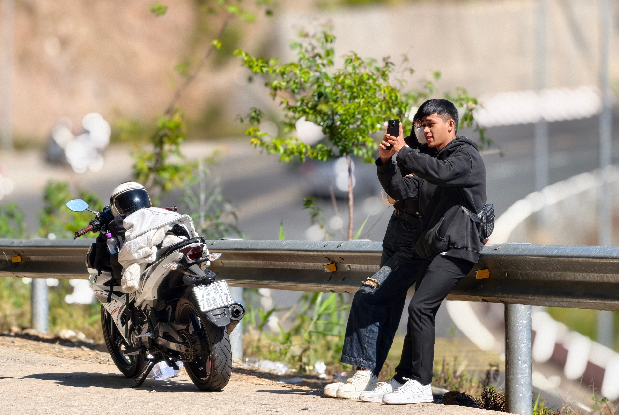 Du kh&aacute;ch thong thả rời Đ&agrave; Lạt sau k&igrave; nghỉ Tết Nguy&ecirc;n đ&aacute;n - Ảnh 7.