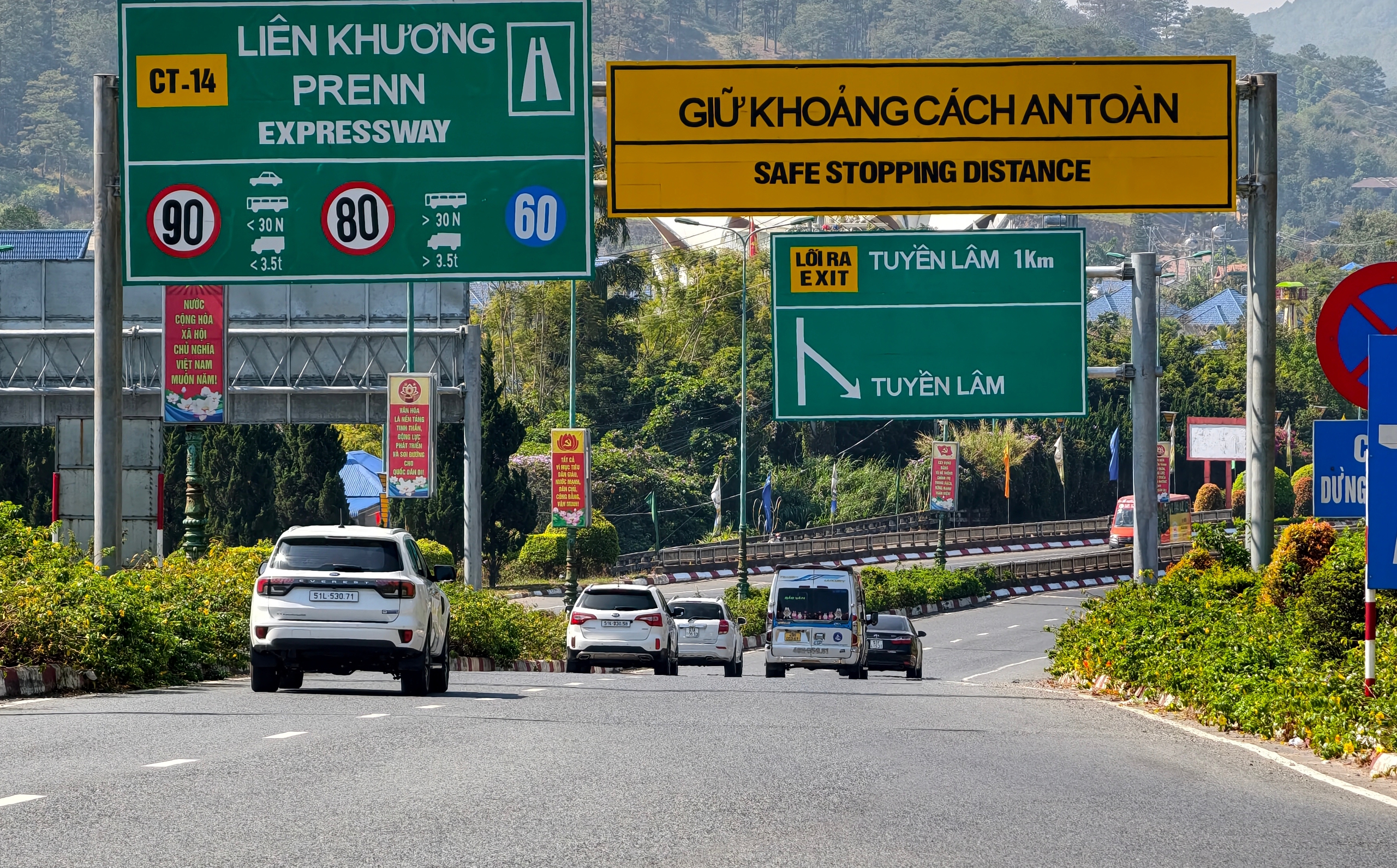 Du kh&aacute;ch thong thả rời Đ&agrave; Lạt sau k&igrave; nghỉ Tết Nguy&ecirc;n đ&aacute;n - Ảnh 8.