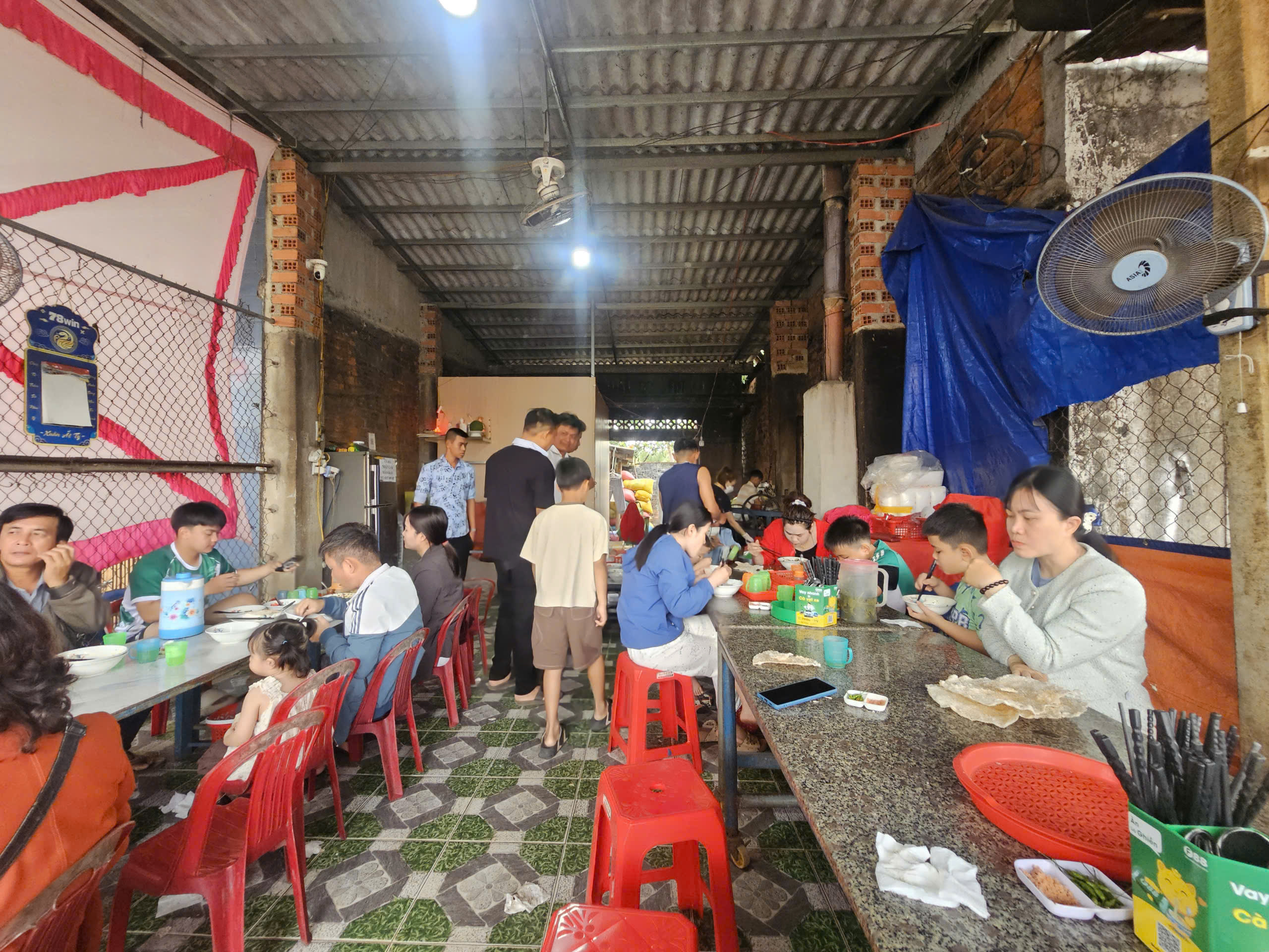 Hàng quán Gia Lai đông khách sau Tết 2026: Trải nghiệm ẩm thực độc đáo - Ảnh 3.