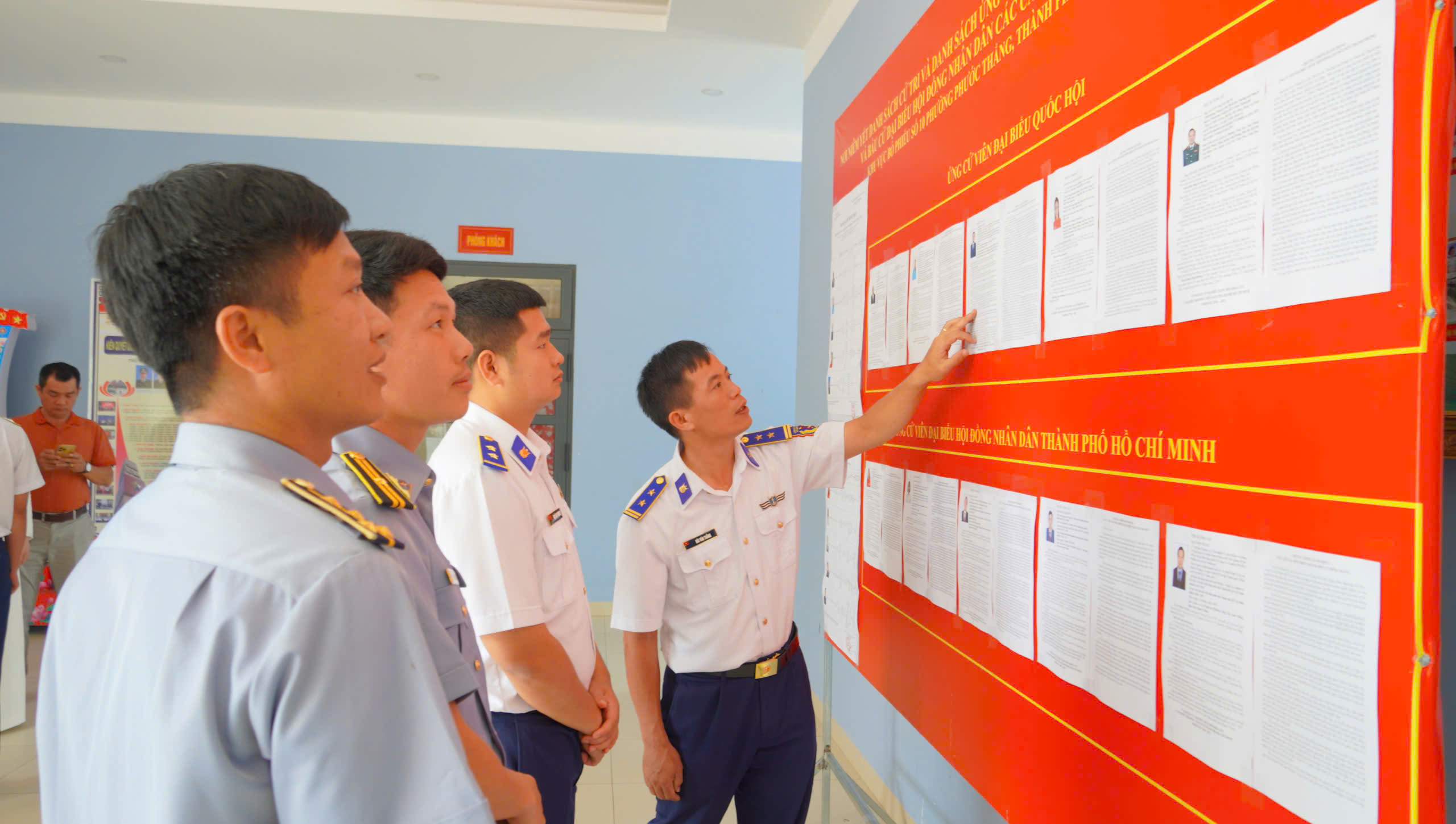 Ứng cử viên Đại biểu Quốc hội và HĐND TPHCM tiếp xúc cử tri tại phường Phước Thắng - Ảnh 6.