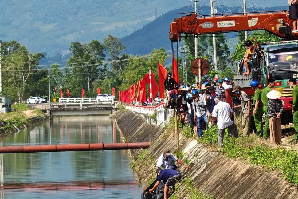 Vụ ô tô lao xuống kênh làm 2 người tử vong ở Gia Lai: Hé lộ nguyên nhân - Ảnh 1.