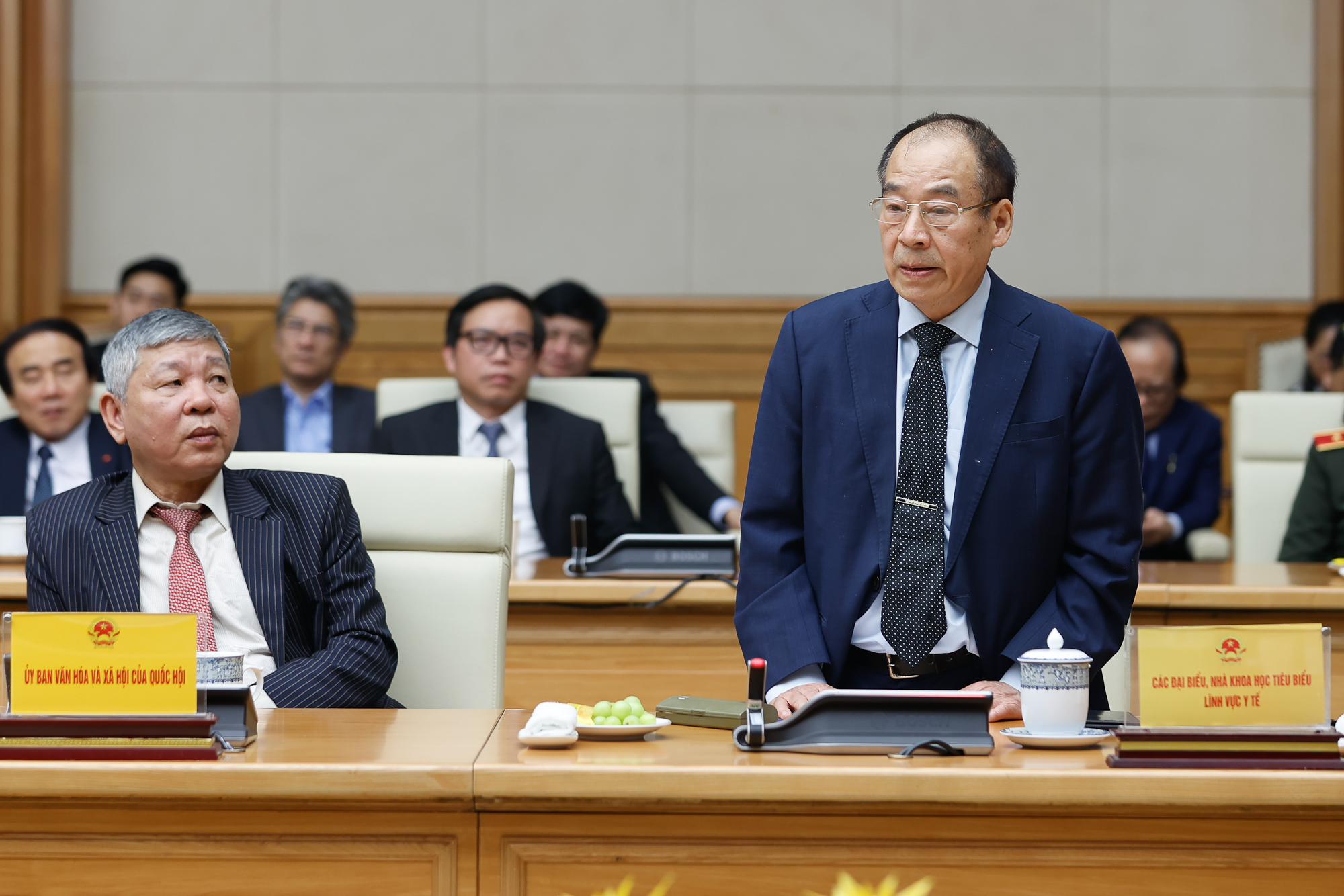 Thủ tướng: 'Giữ trọn y đức - Vững vàng y thuật – Nâng tầm y lý - Vượt qua nghịch cảnh – Tất cả vì dân'- Ảnh 6. Thủ tướng: 'Giữ trọn y đức - Vững vàng y thuật – Nâng tầm y lý - Vượt qua nghịch cảnh – Tất cả vì dân'- Ảnh 6.