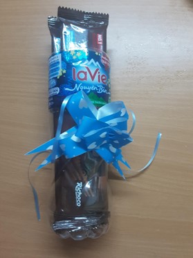 Cuộc thi "Tết xanh": G&oacute;c b&agrave;n Tết xanh từ những vật dụng bỏ đi - Ảnh 4.