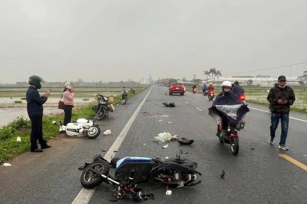 Tai nạn giao thông nghiêm trọng tại Hưng Yên , 2 học sinh tử vong thương tâm - Ảnh 1.