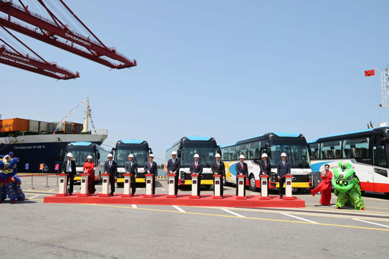 "Sếu đầu đ&agrave;n" tăng tốc, dẫn nhịp tăng trưởng - Ảnh 1.