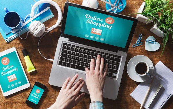 Mua hàng trên mạng: Tỉnh táo để không mua theo cảm xúc - Ảnh 1.