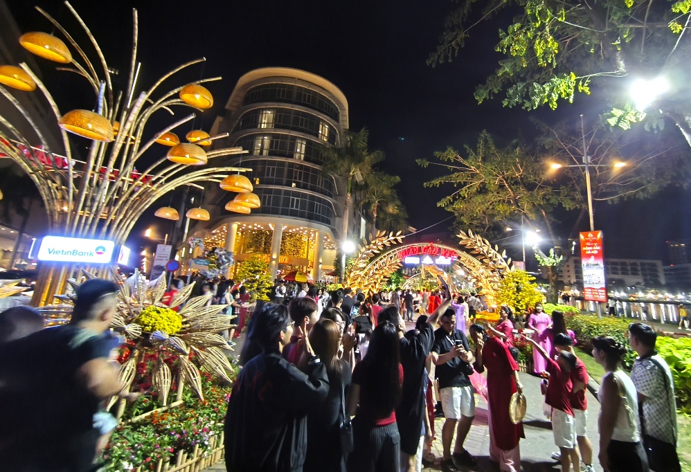 Hội hoa xuân Phú Mỹ Hưng đón hơn 950.000 lượt khách tham quan trong Tết Bính Ngọ 2026 - Ảnh 5.