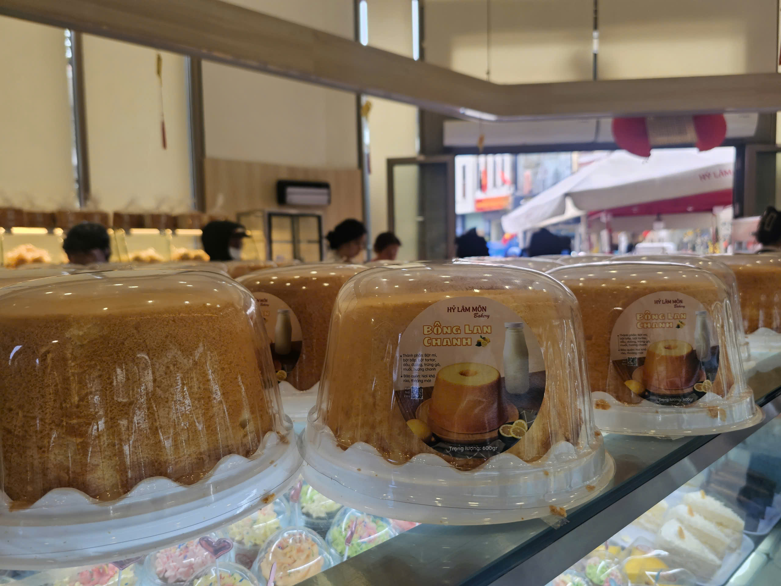 Những mặt hàng “ cháy hàng ” dịp vía Thần Tài 2026 Ngòai vàng bạc - Ảnh 8. Những mặt hàng “ cháy hàng ” dịp vía Thần Tài 2026 Ngòai vàng bạc - Ảnh 8.