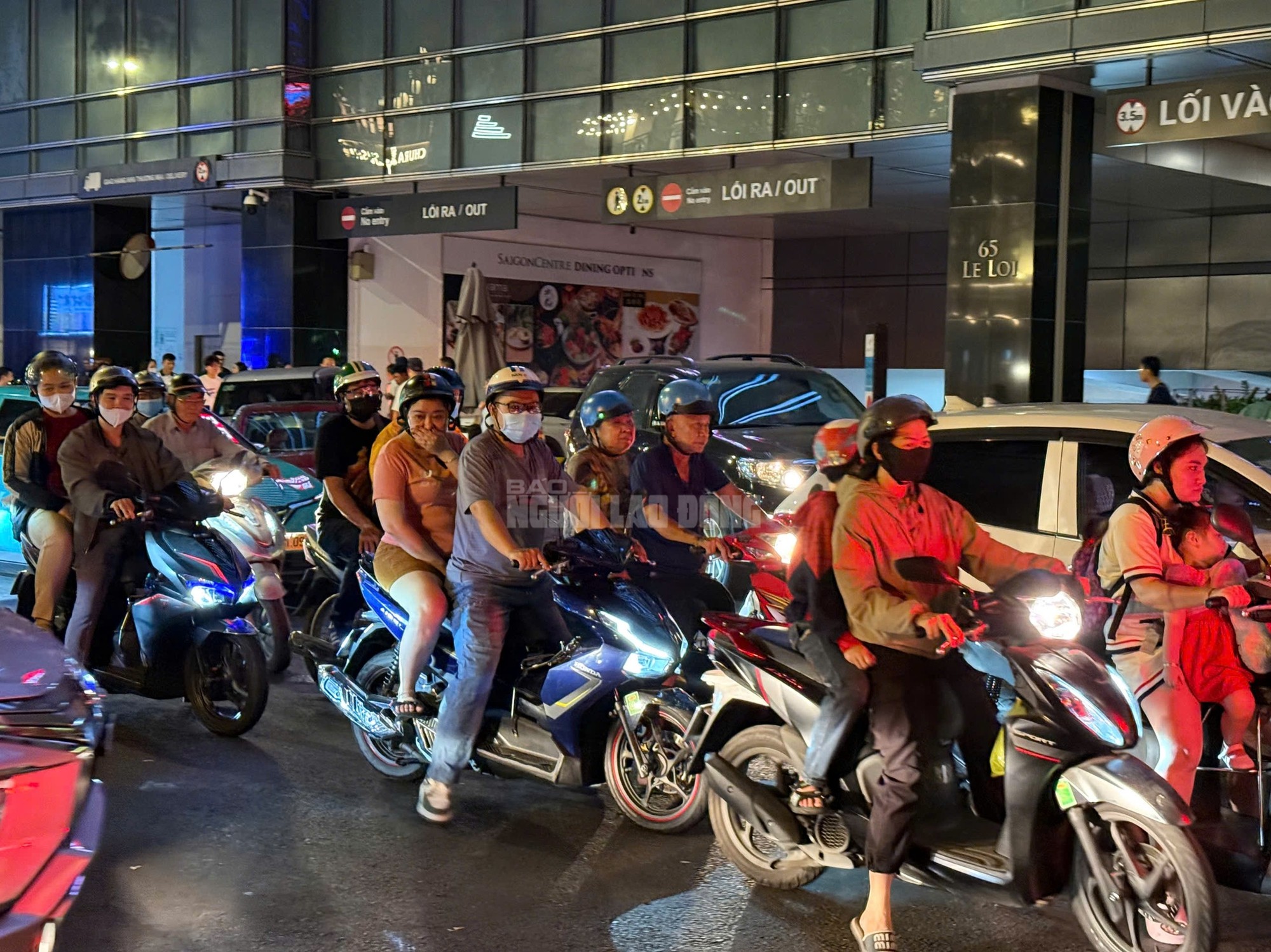 TPHCM: điểm danh những khu vực "xe đông, di chuyển chậm" trong dịp Tết - Ảnh 1.