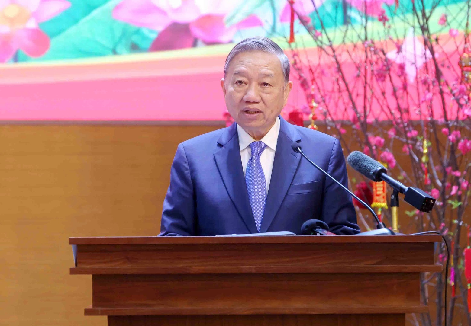 Tổng Bí thư Tô Lâm thăm và chúc Tết lực lượng An ninh điều tra năm 2026 - Ảnh 3. Tổng Bí thư Tô Lâm thăm và chúc Tết lực lượng An ninh điều tra năm 2026 - Ảnh 3.