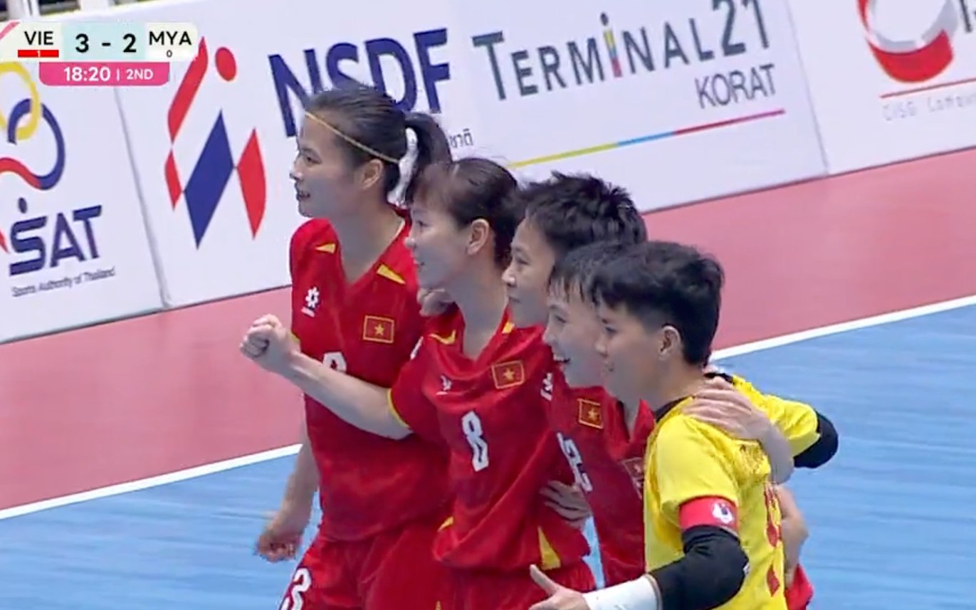 &Uacute;c bị Philippines cầm ho&agrave;, futsal nữ Việt Nam v&agrave;o b&aacute;n kết - Ảnh 2.