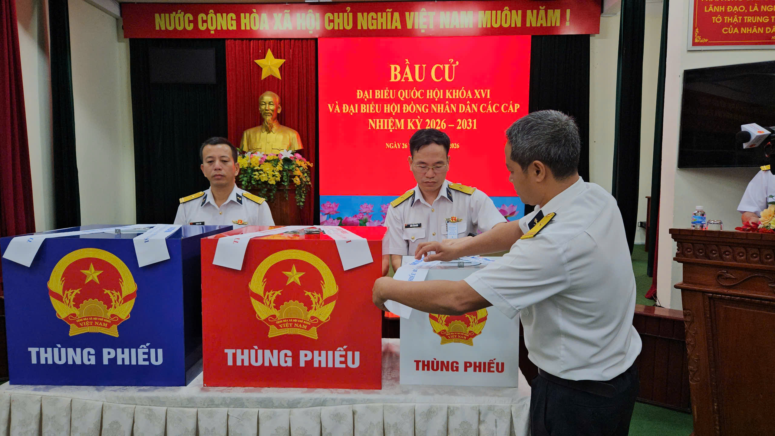 Bầu cử sớm TPHCM 2026: Khai mạc th&agrave;nh c&ocirc;ng tại 4 khu vực bỏ phiếu - Ảnh 6.