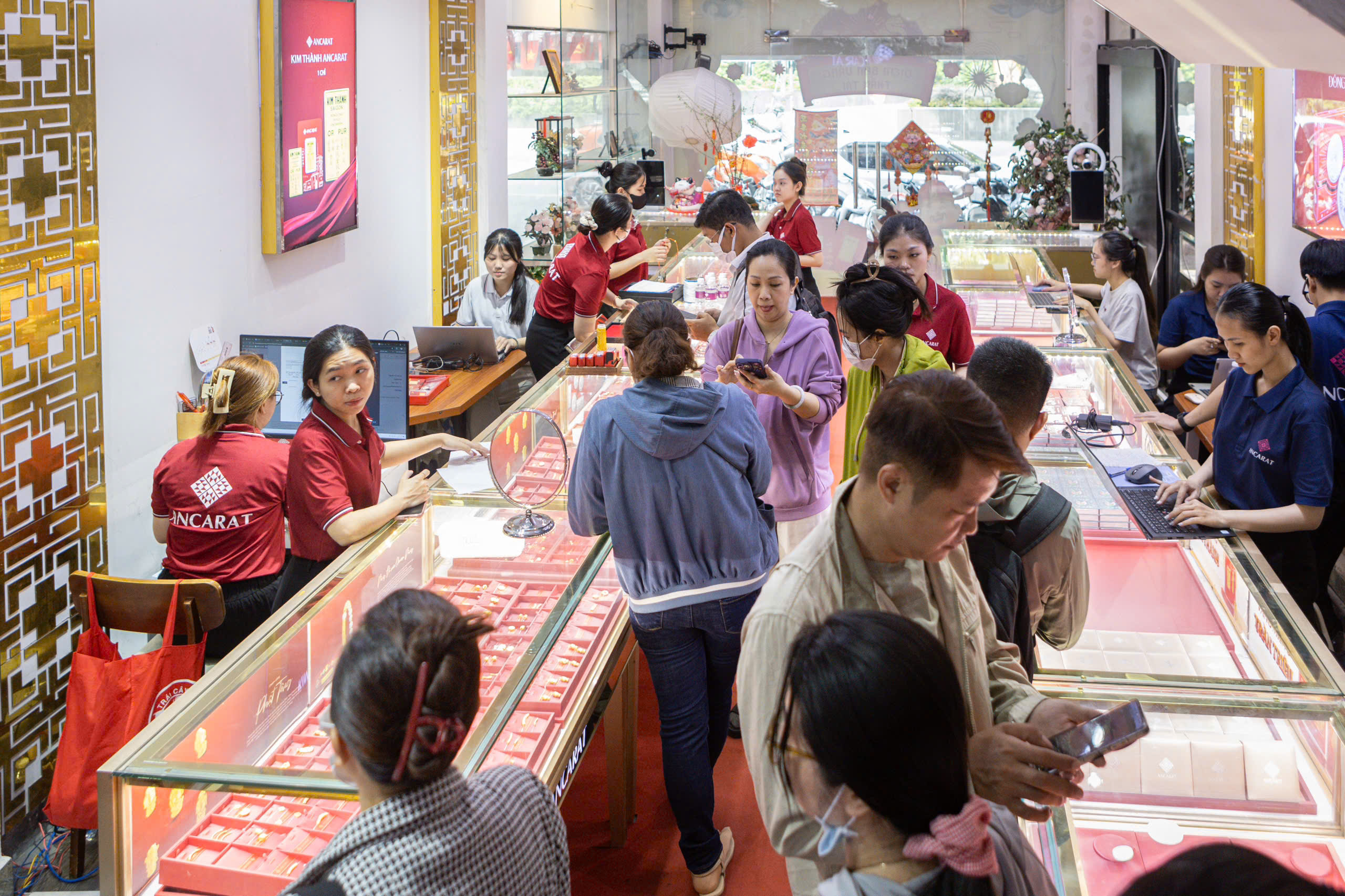 Gi&aacute; bạc h&ocirc;m nay 26 - 2: Kh&aacute;ch h&agrave;ng xếp h&agrave;ng mua bạc Thần T&agrave;i tăng mạnh - Ảnh 4.