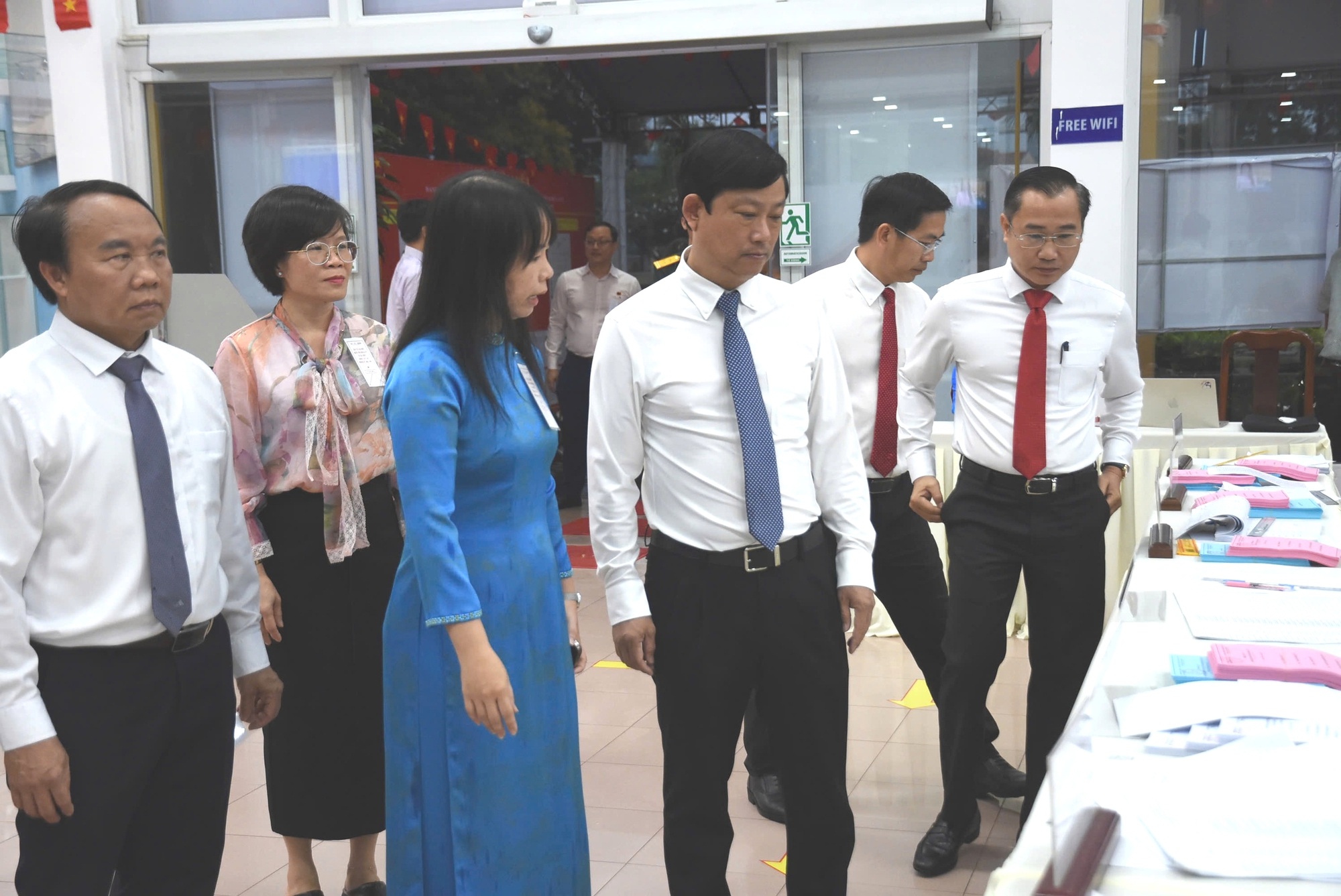 Bầu cử sớm TPHCM 2026: Khai mạc th&agrave;nh c&ocirc;ng tại 4 khu vực bỏ phiếu - Ảnh 1.